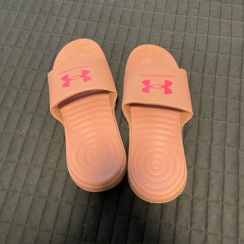 Under Armour Pink Slide Sandals. Women’s size 10. VGUC.